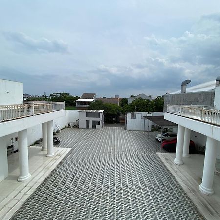 Griya Rw Family Guest House Redpartner Solo Extérieur photo