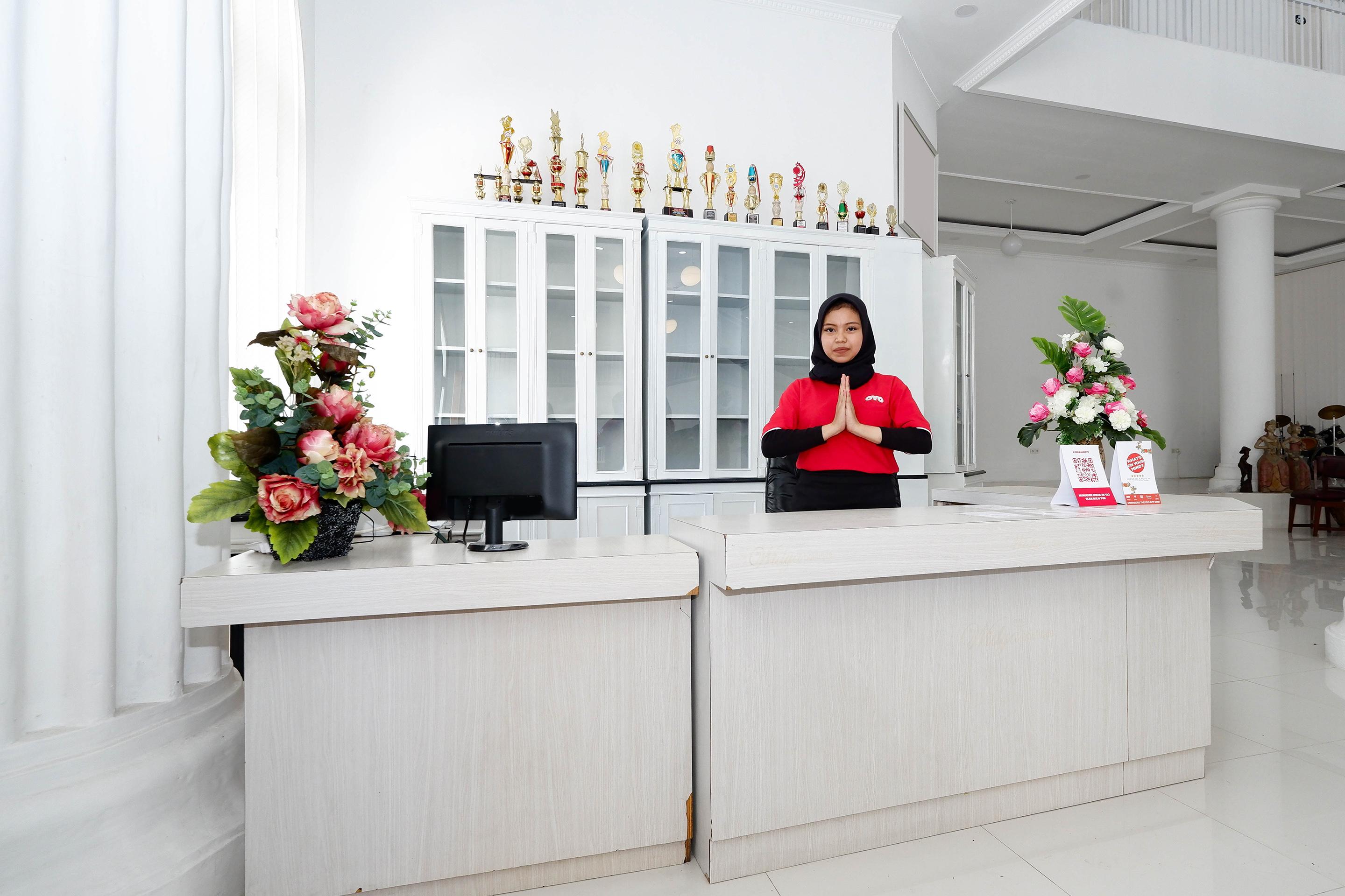 Griya Rw Family Guest House Redpartner Solo Extérieur photo