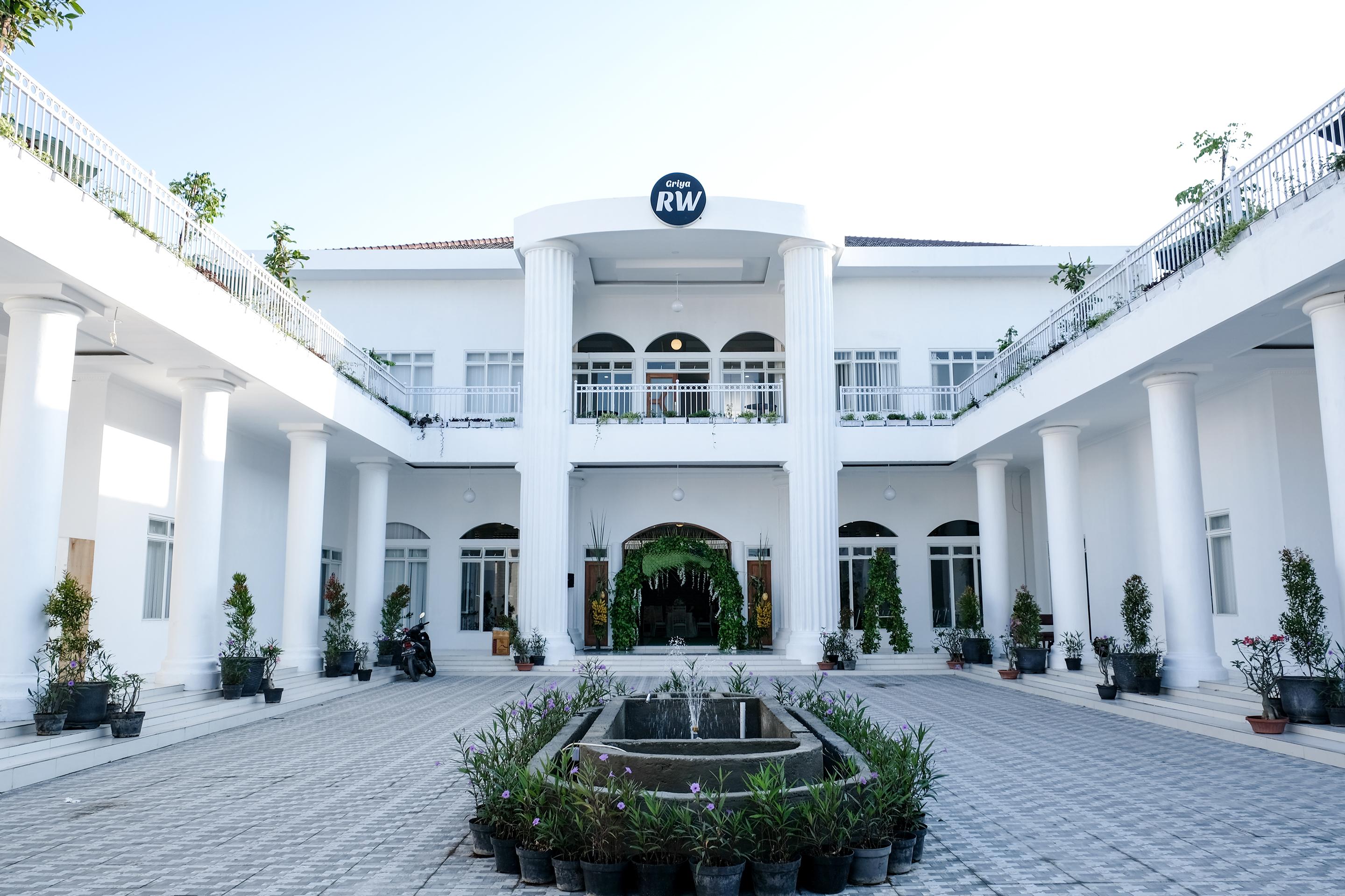 Griya Rw Family Guest House Redpartner Solo Extérieur photo