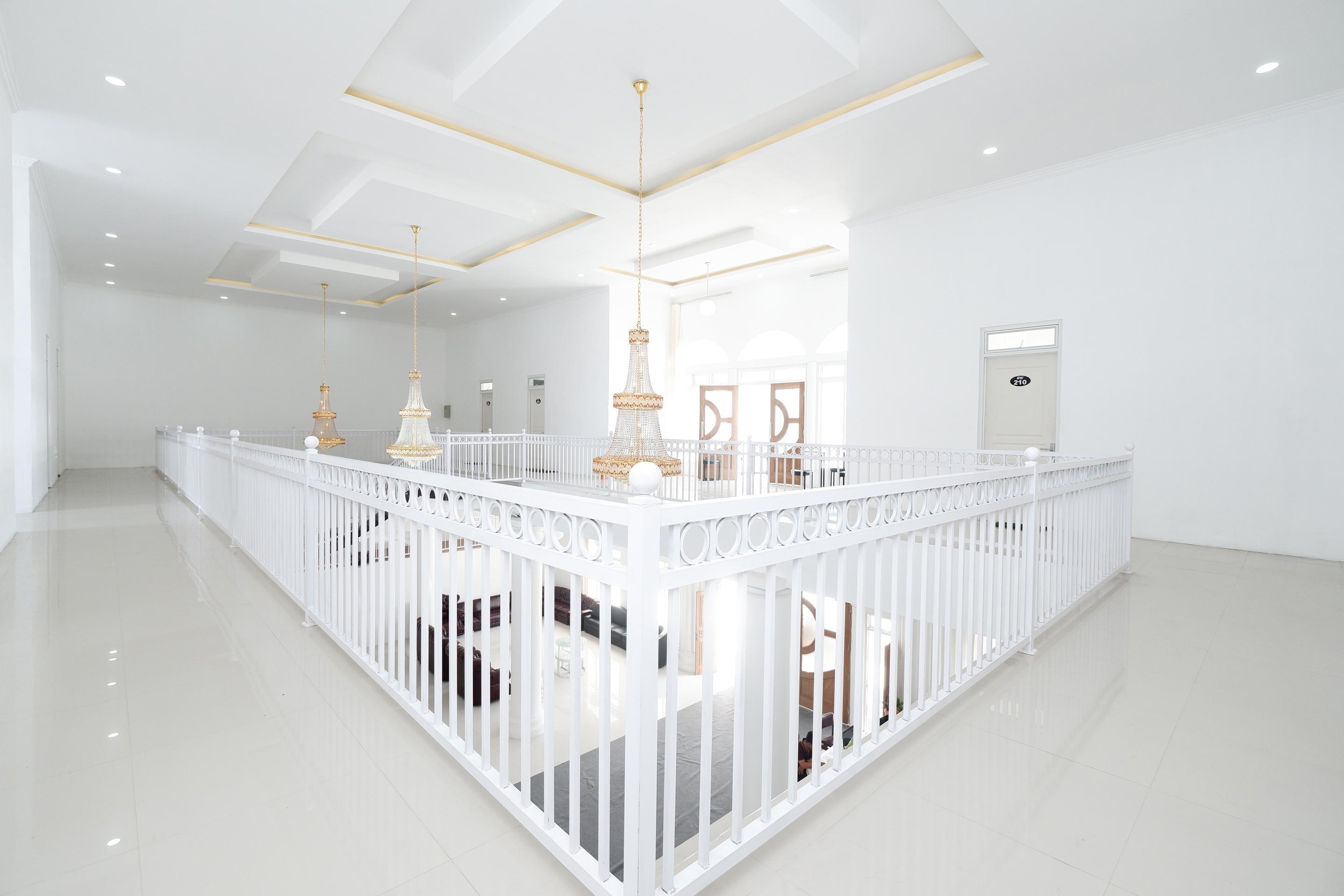 Griya Rw Family Guest House Redpartner Solo Extérieur photo