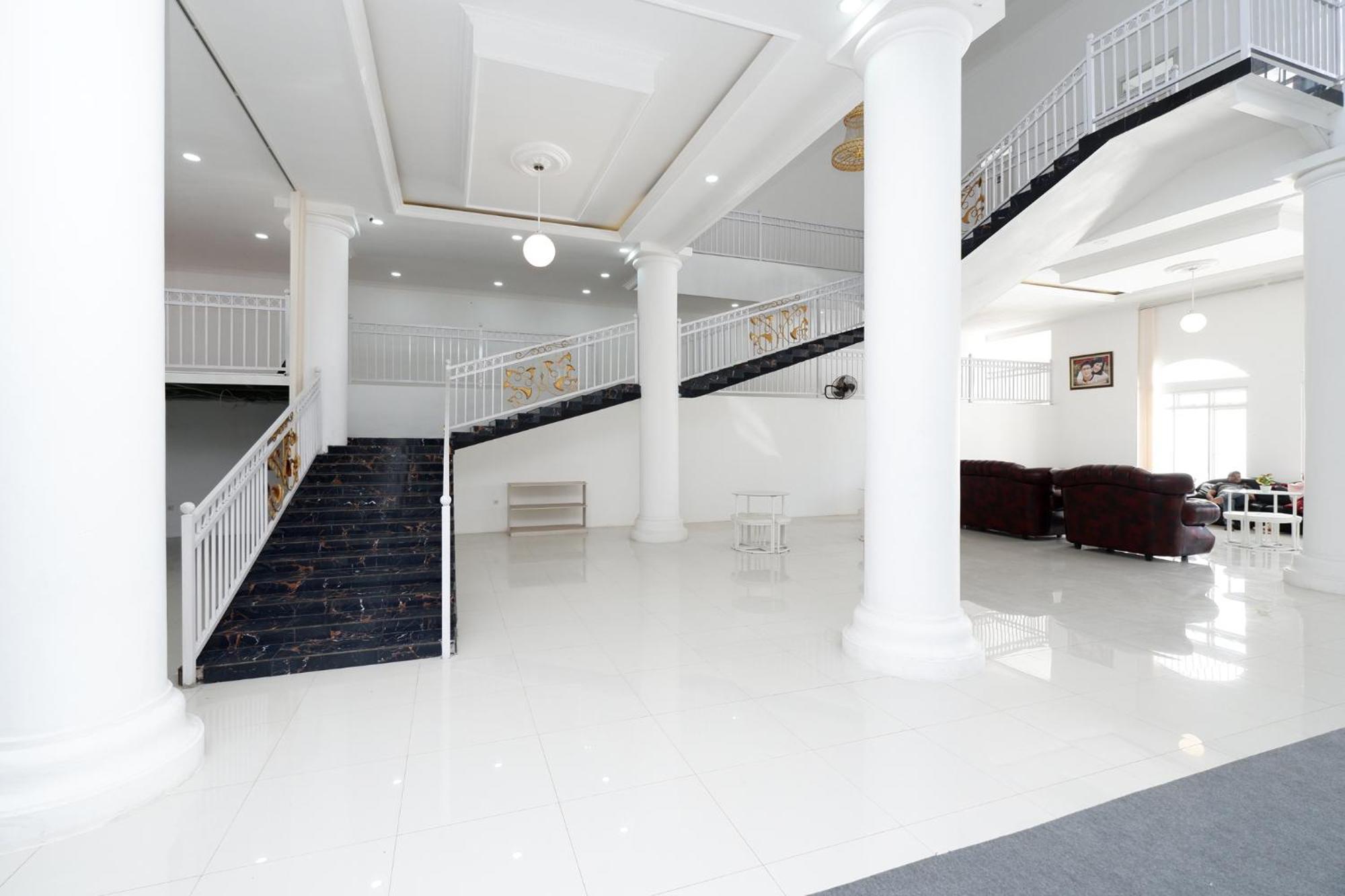 Griya Rw Family Guest House Redpartner Solo Extérieur photo