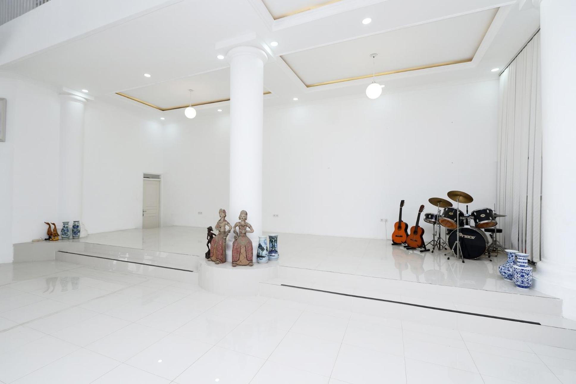 Griya Rw Family Guest House Redpartner Solo Extérieur photo