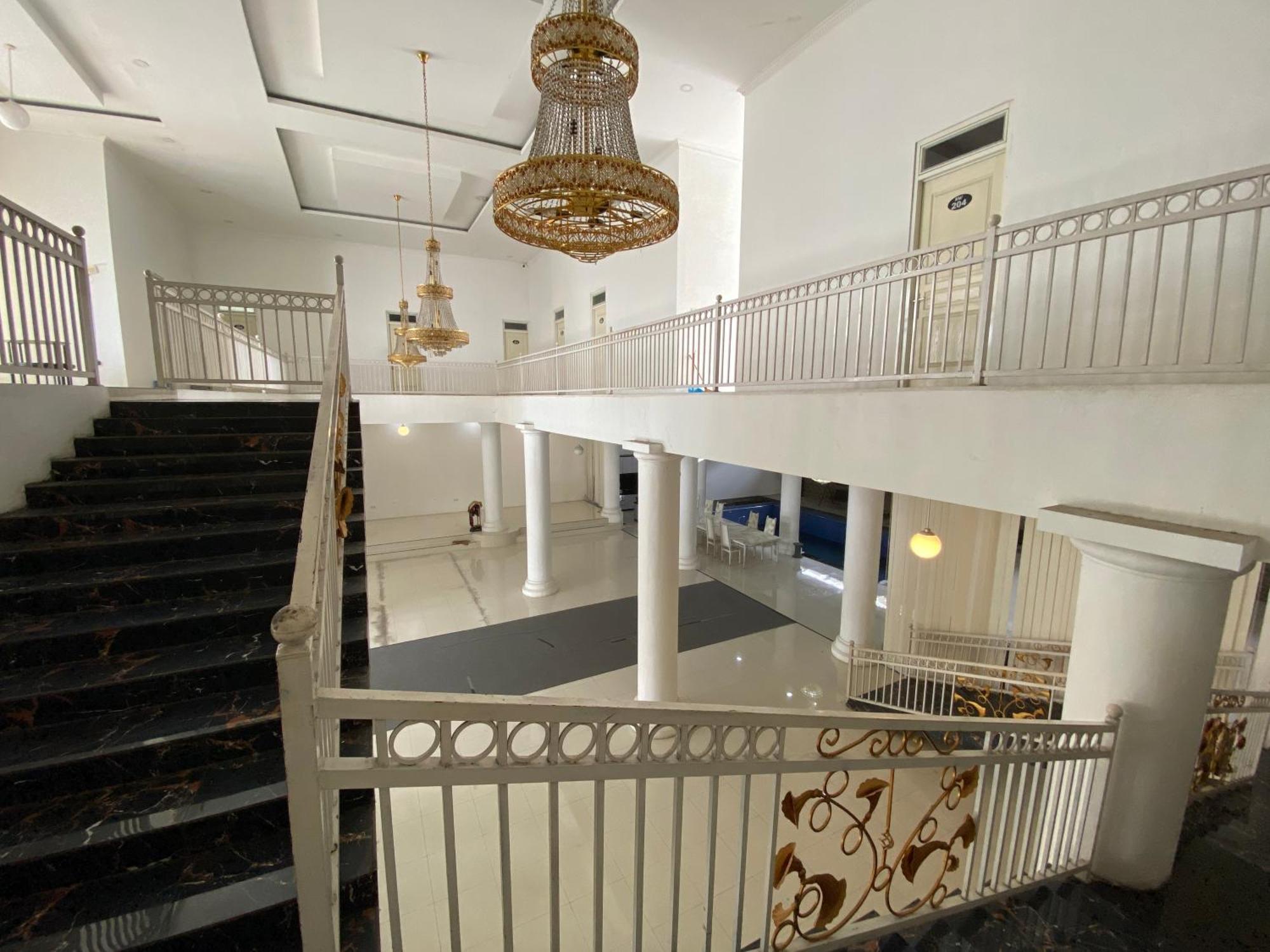 Griya Rw Family Guest House Redpartner Solo Extérieur photo
