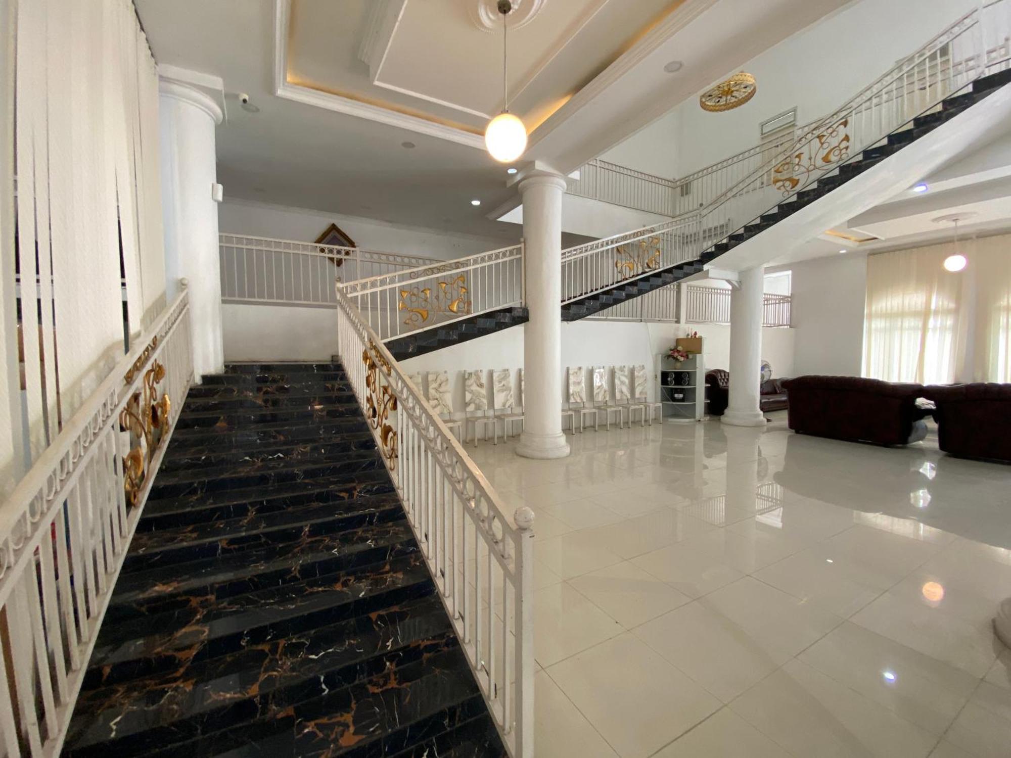 Griya Rw Family Guest House Redpartner Solo Extérieur photo