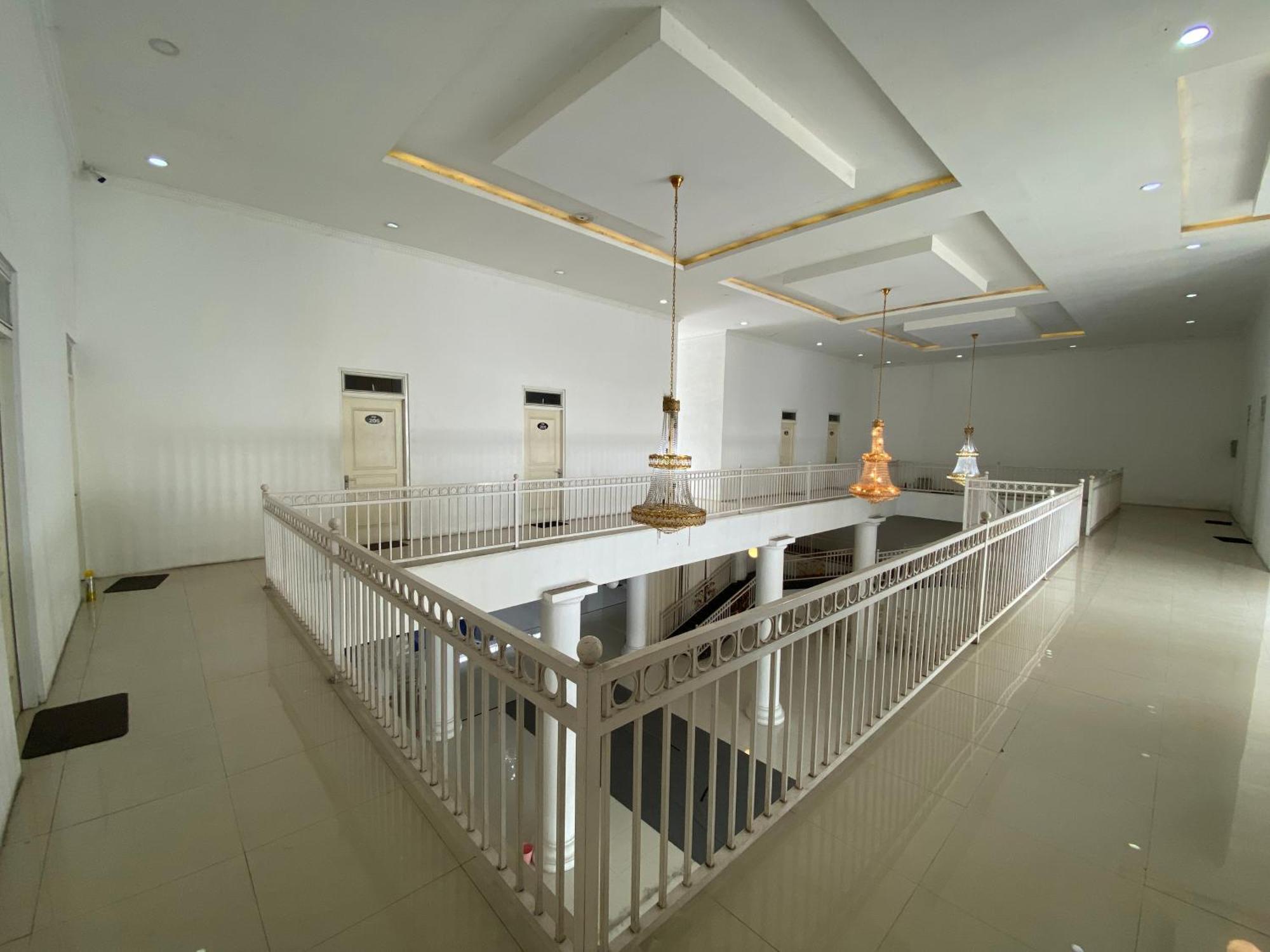 Griya Rw Family Guest House Redpartner Solo Extérieur photo