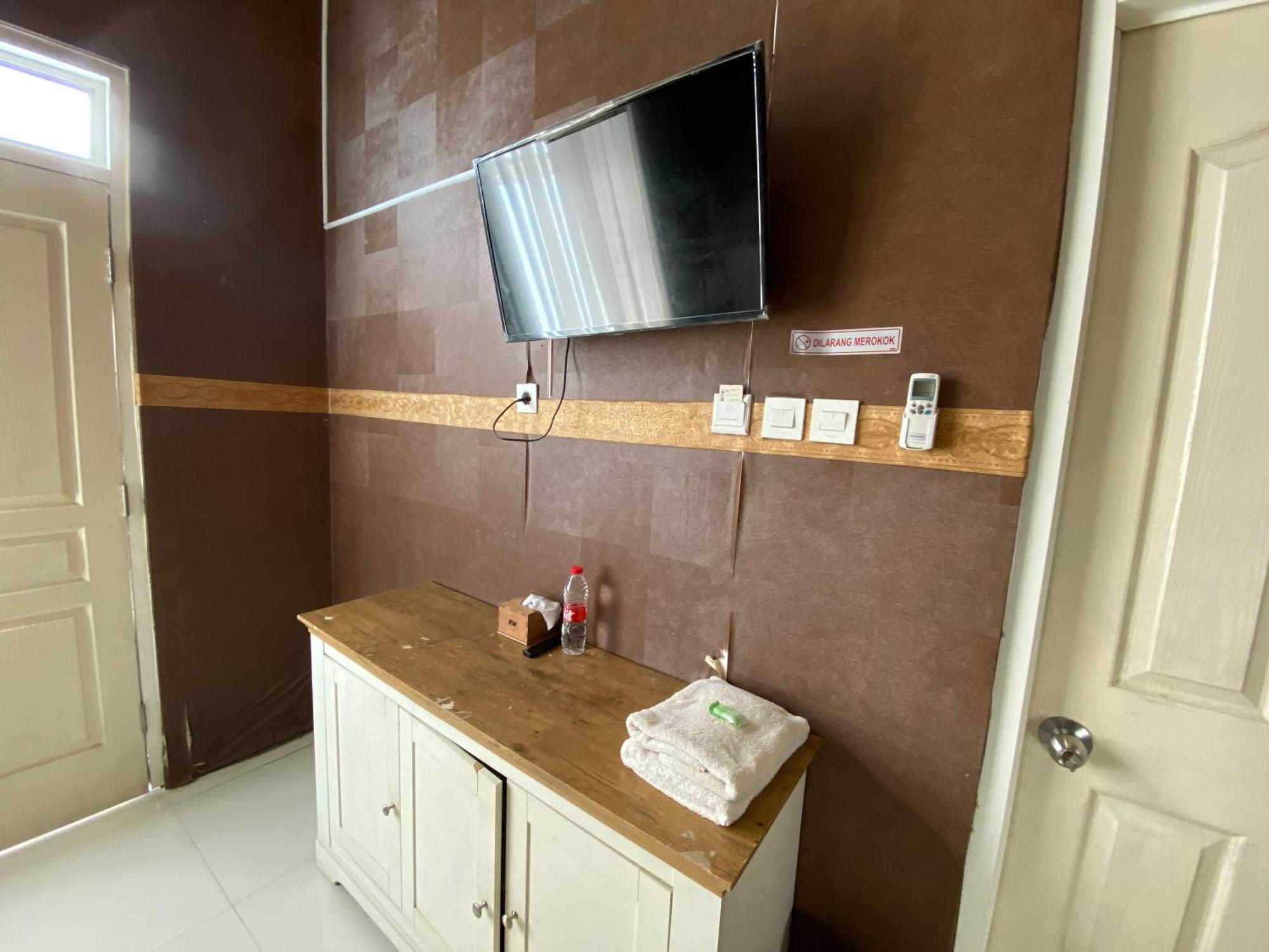 Griya Rw Family Guest House Redpartner Solo Extérieur photo
