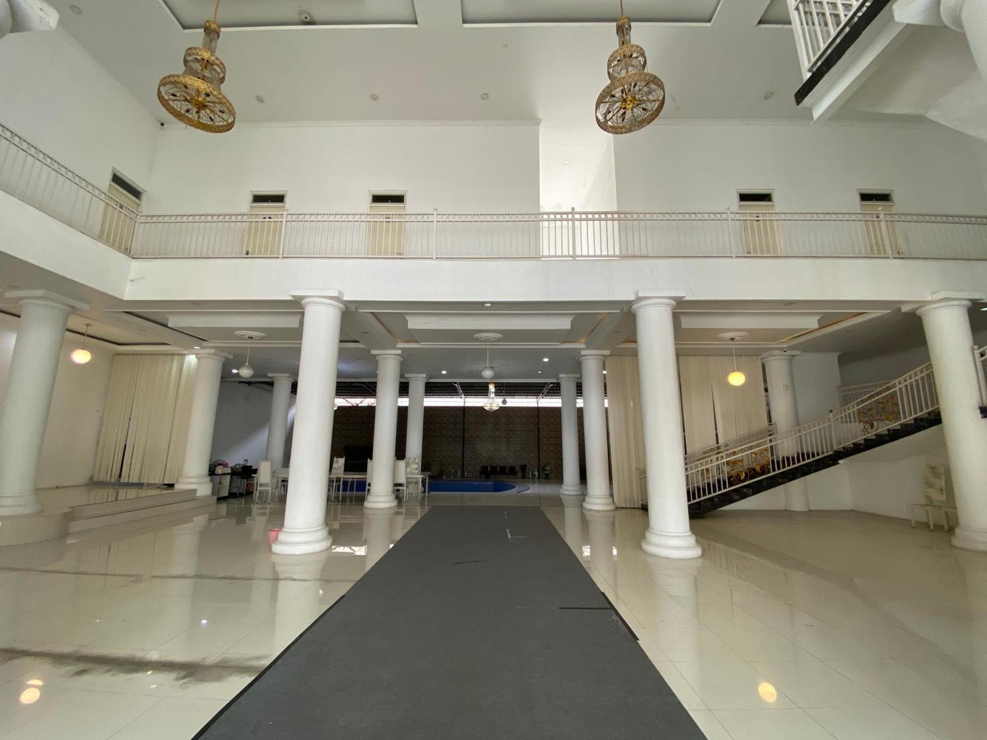 Griya Rw Family Guest House Redpartner Solo Extérieur photo