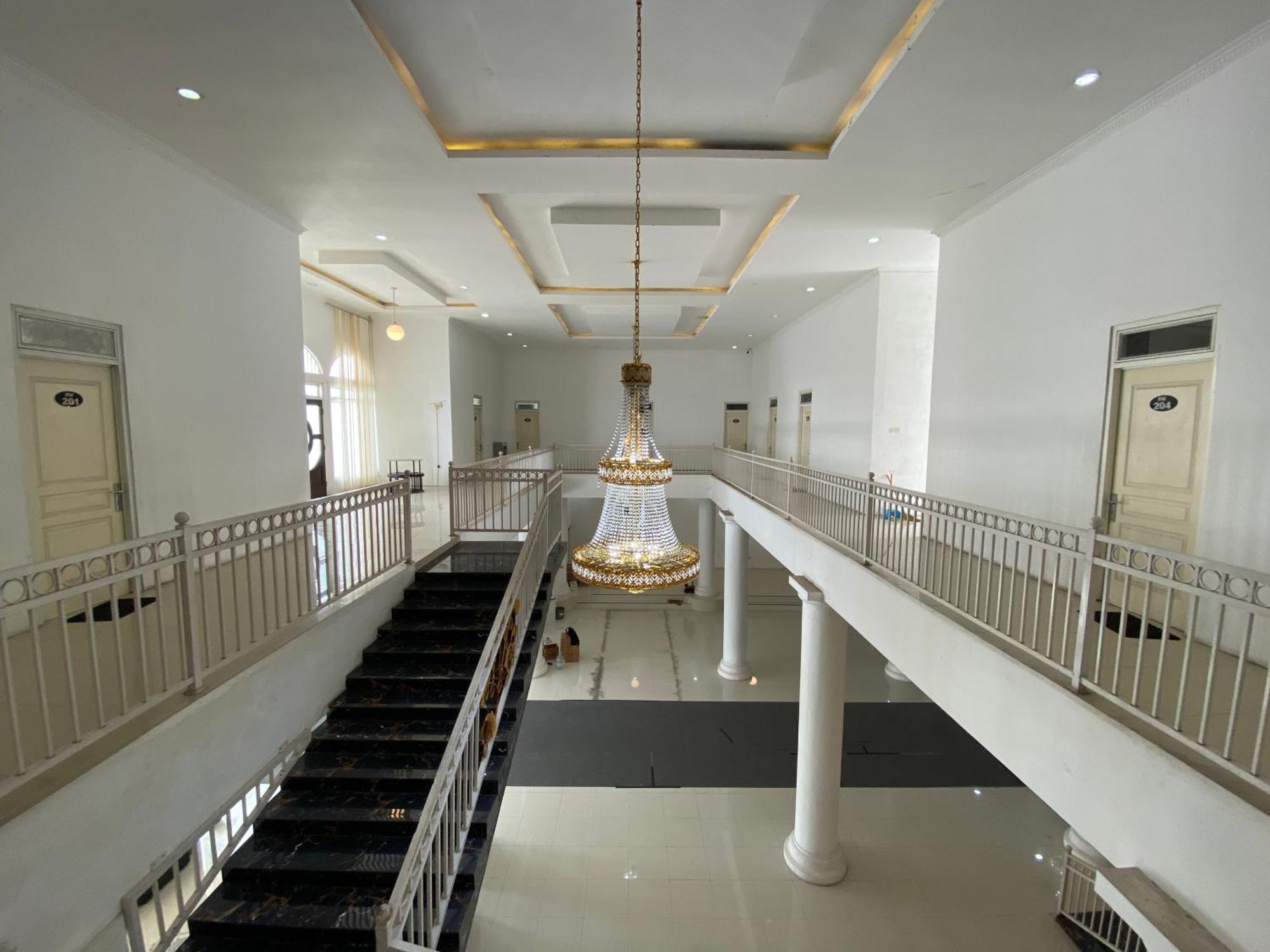 Griya Rw Family Guest House Redpartner Solo Extérieur photo