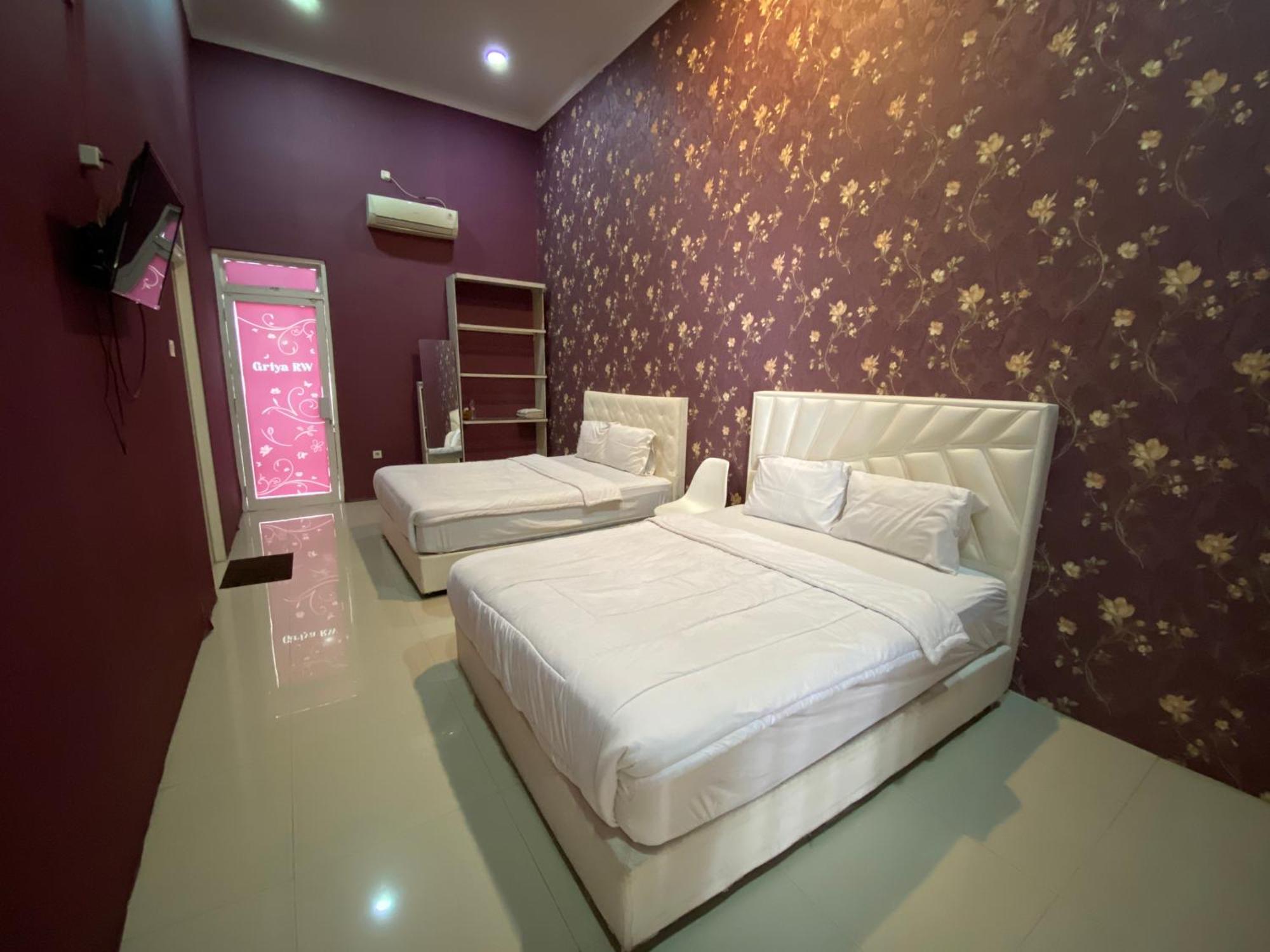 Griya Rw Family Guest House Redpartner Solo Extérieur photo